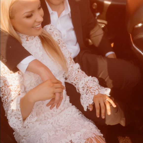 Fun white dress - Picture 5 of 5